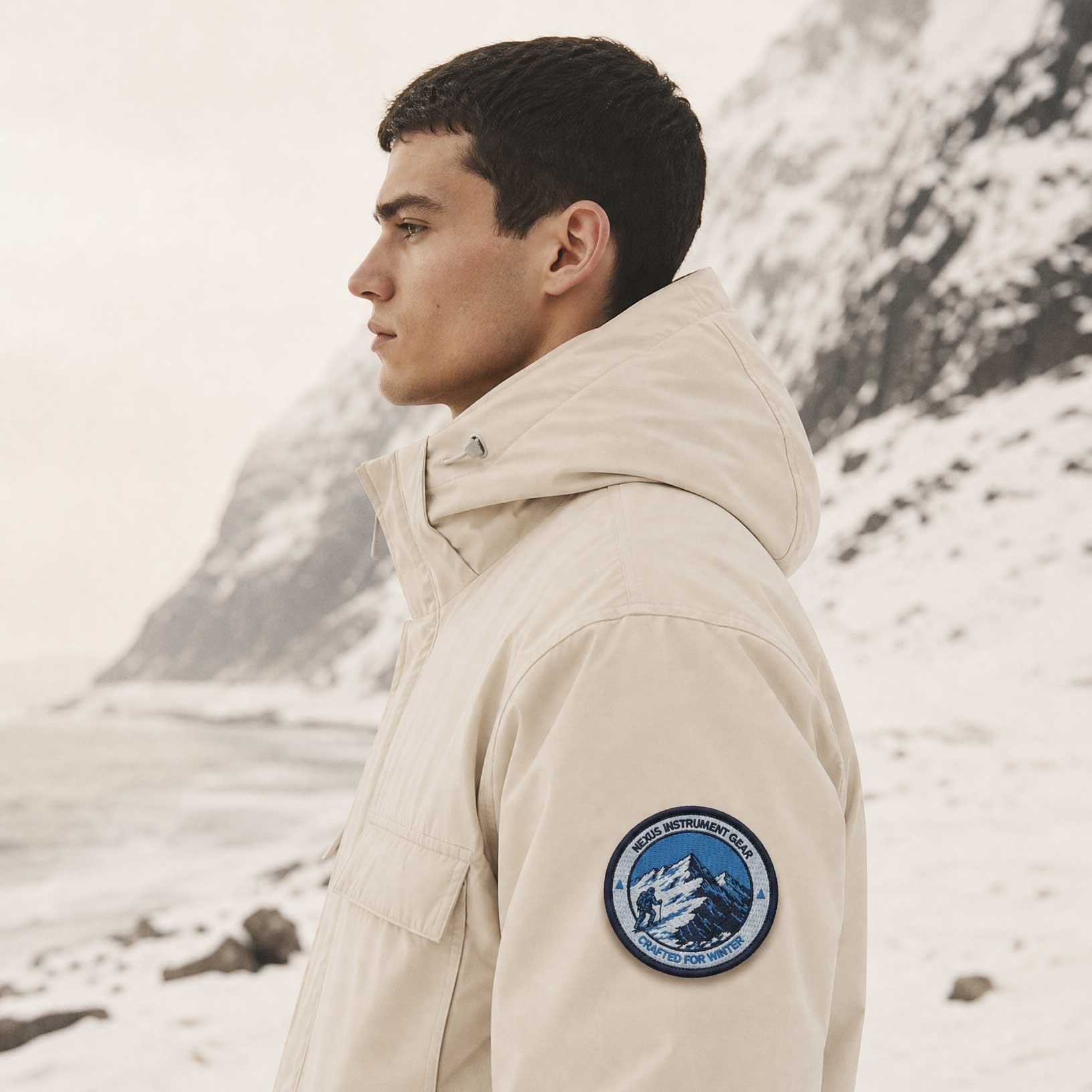 Écusson brodé Nexus Instrument Gear Crafted for Winter, design alpin bleu
